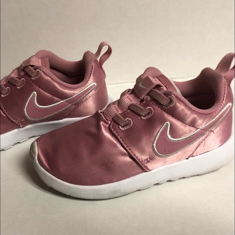 Pink Nikes - Picture 2 of 3